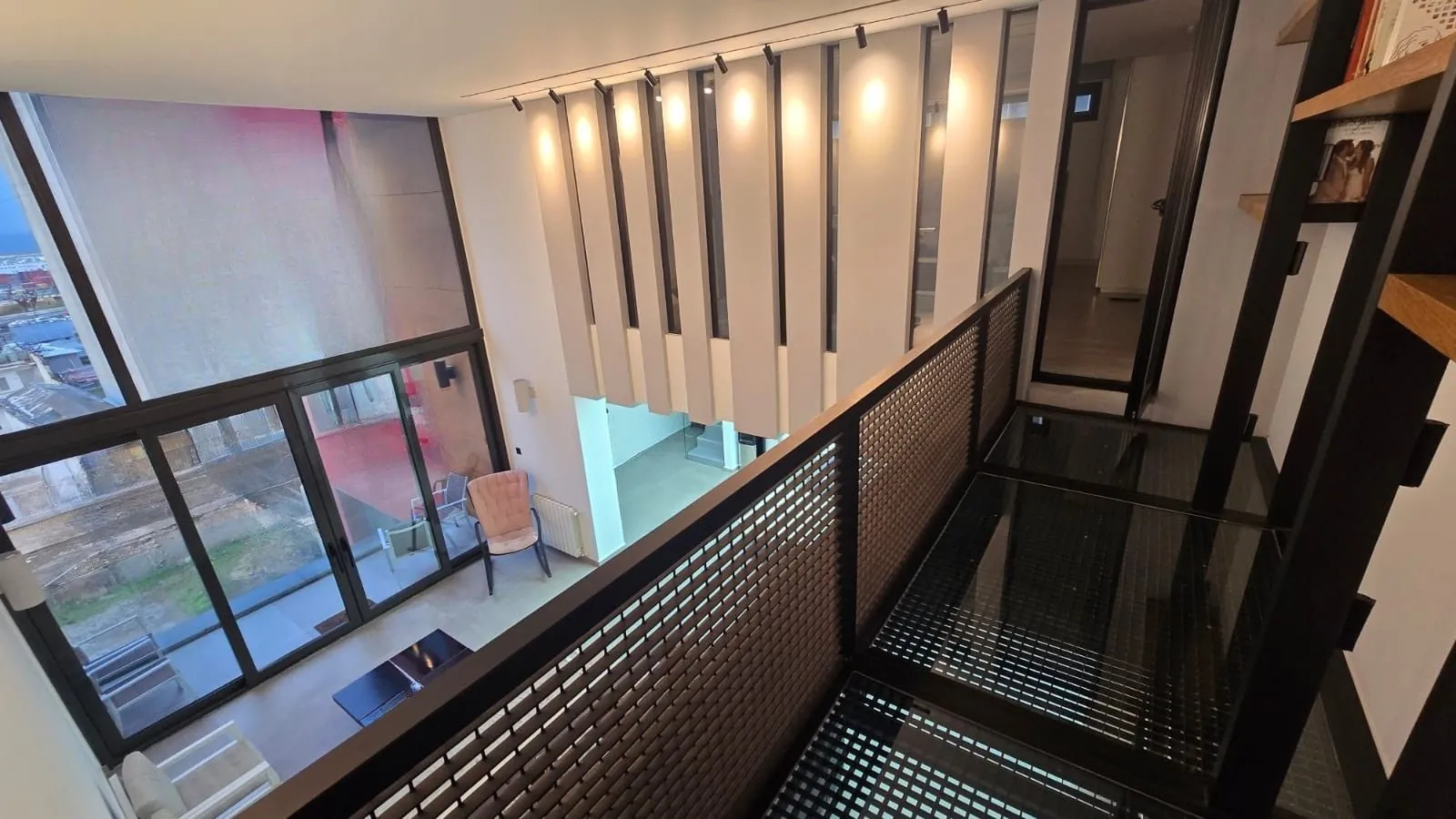 A Fully Automated & Spacious Loft For Sale in the Heart of Mar Mikhael — الصورة 4