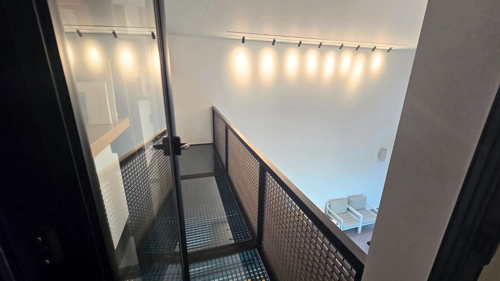 A Fully Automated & Spacious Loft For Sale in the Heart of Mar Mikhael — الصورة 5