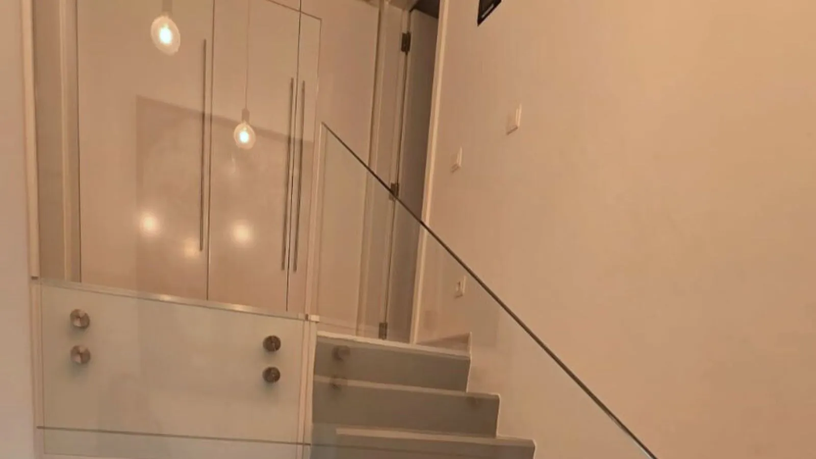A Fully Automated & Spacious Loft For Sale in the Heart of Mar Mikhael — الصورة 6