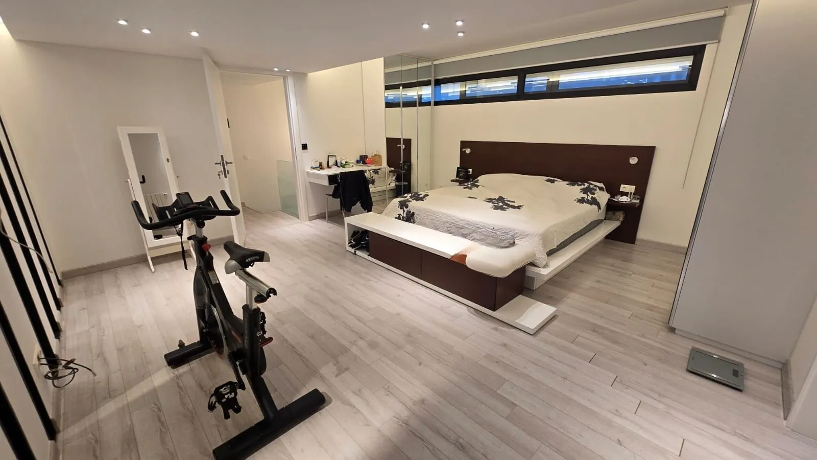 A Fully Automated & Spacious Loft For Sale in the Heart of Mar Mikhael — الصورة 8