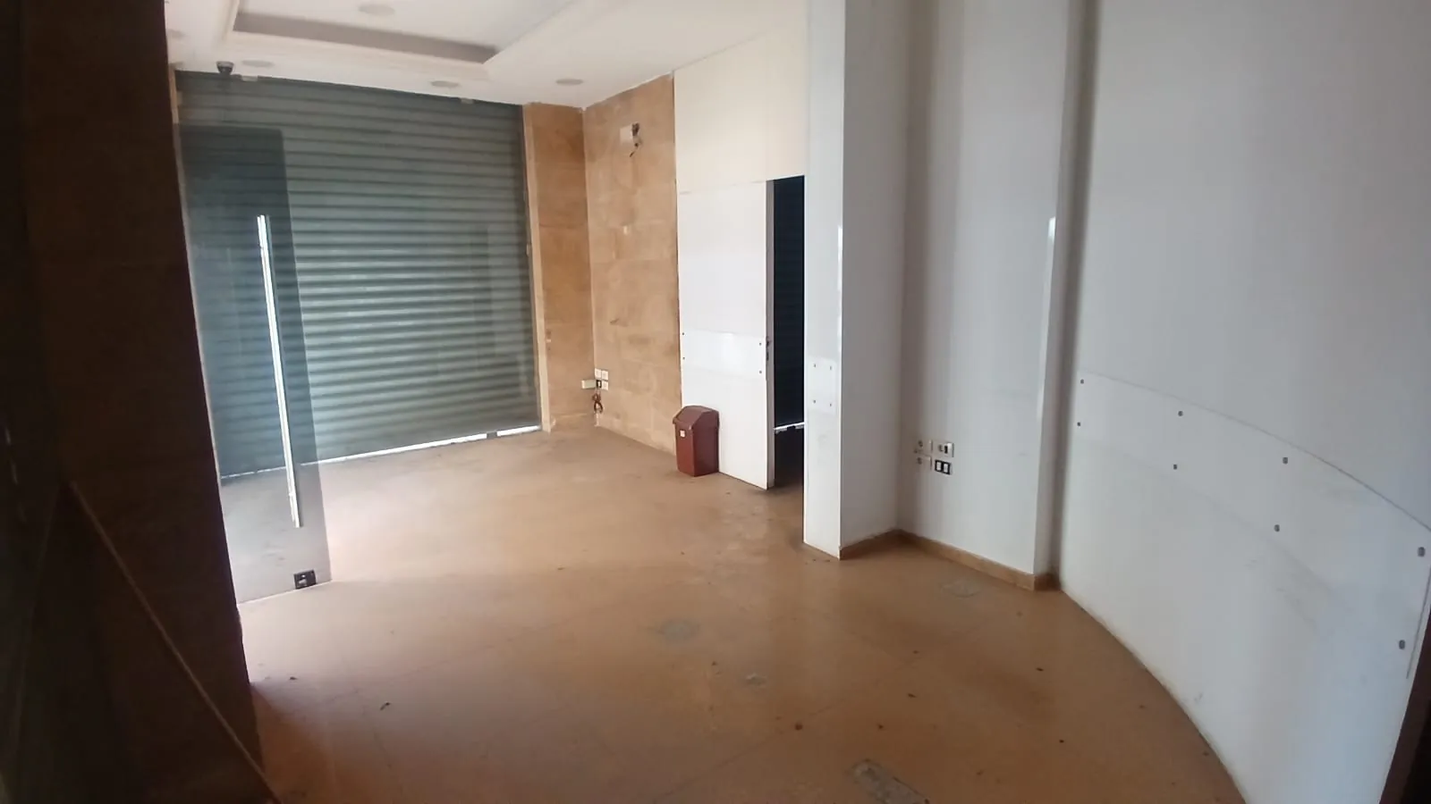 A 60 SQM Shop With Terrace For Rent in Jdeideh — photo 2
