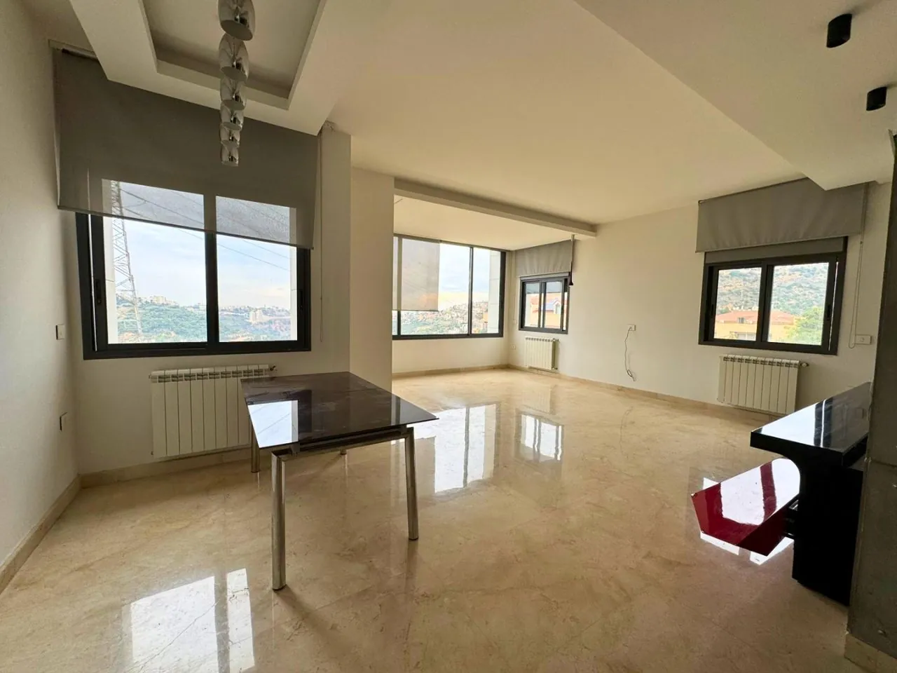 Spacious Apartment For Sale in Montverde — الصورة 2
