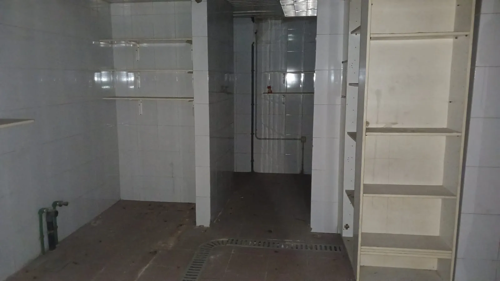 A 100 SQM Warehouse For Rent in Jdeideh — photo 2