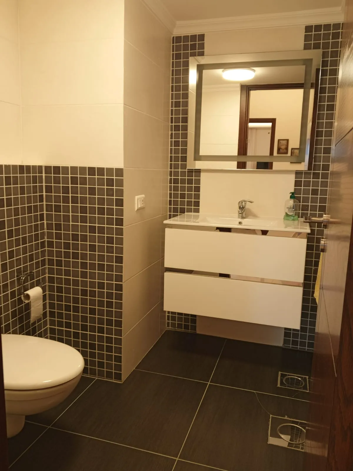 Semi-Furnished Apartment With Sea View For Sale in Hboub, Jbeil — الصورة 6