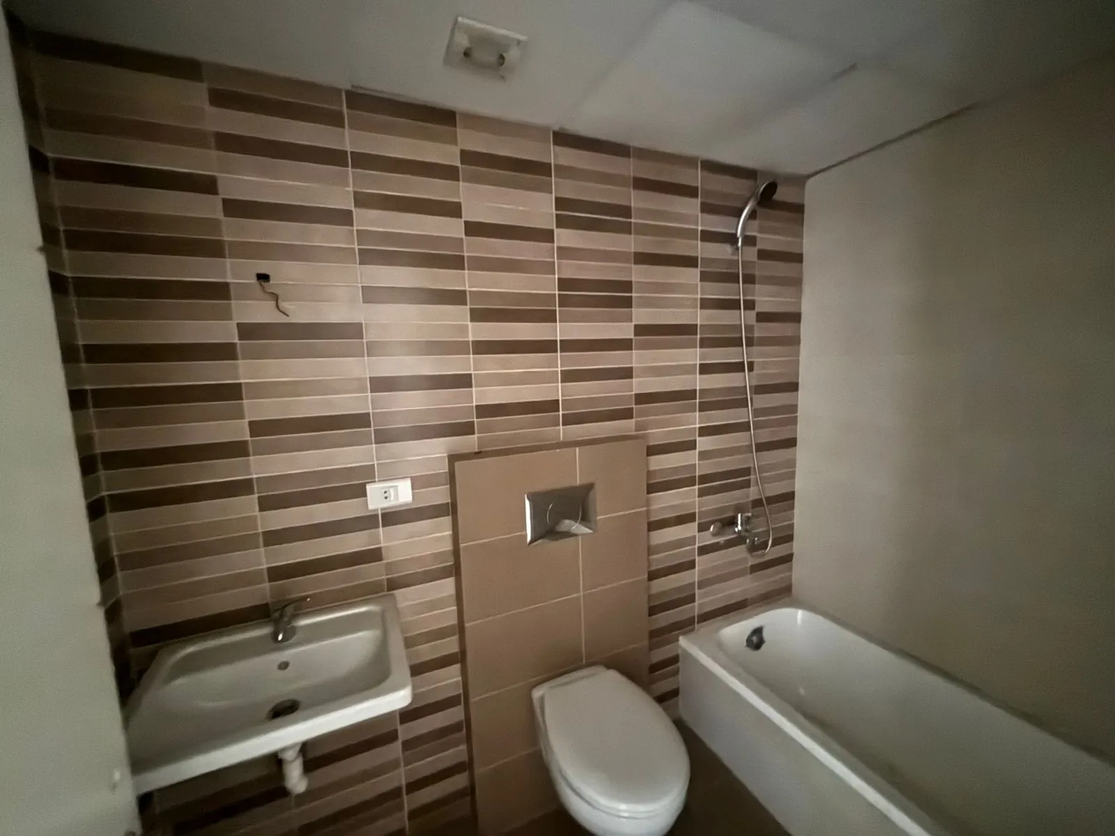 2-Bedroom Apartment For Sale in Qortada — الصورة 7