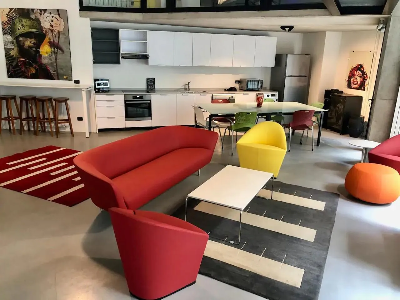 Beautifully Furnished Loft For Sale in Achrafieh, Soho — الصورة 2