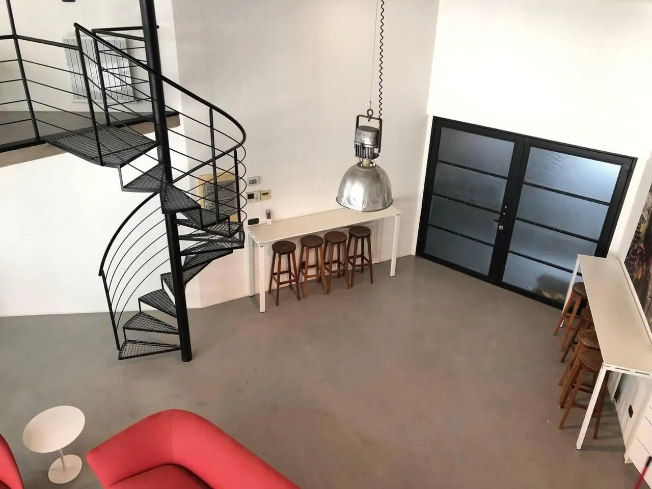 Beautifully Furnished Loft For Sale in Achrafieh, Soho — الصورة 5