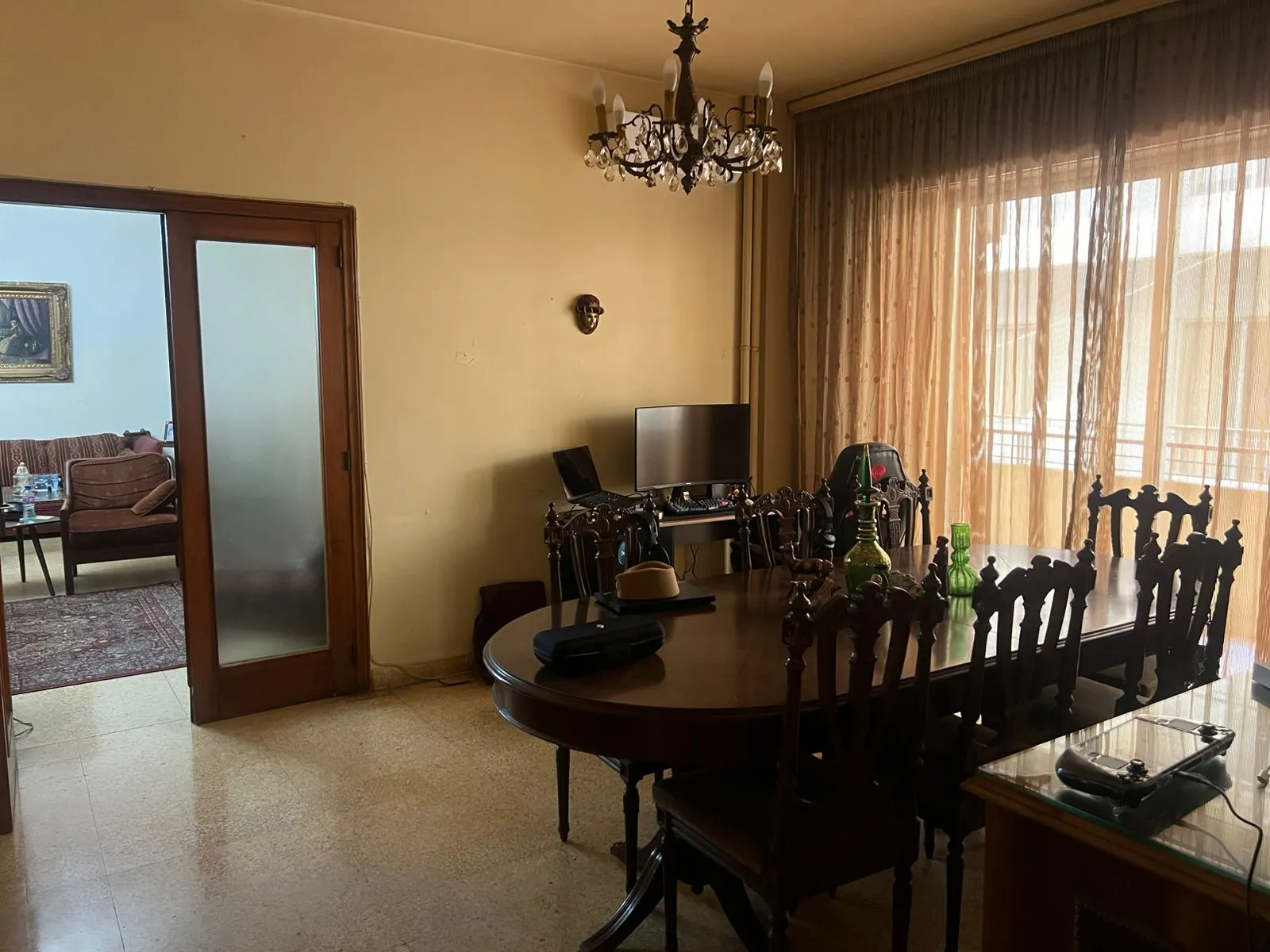 Spacious Apartment For Sale in Furn El Chebbak — الصورة 2