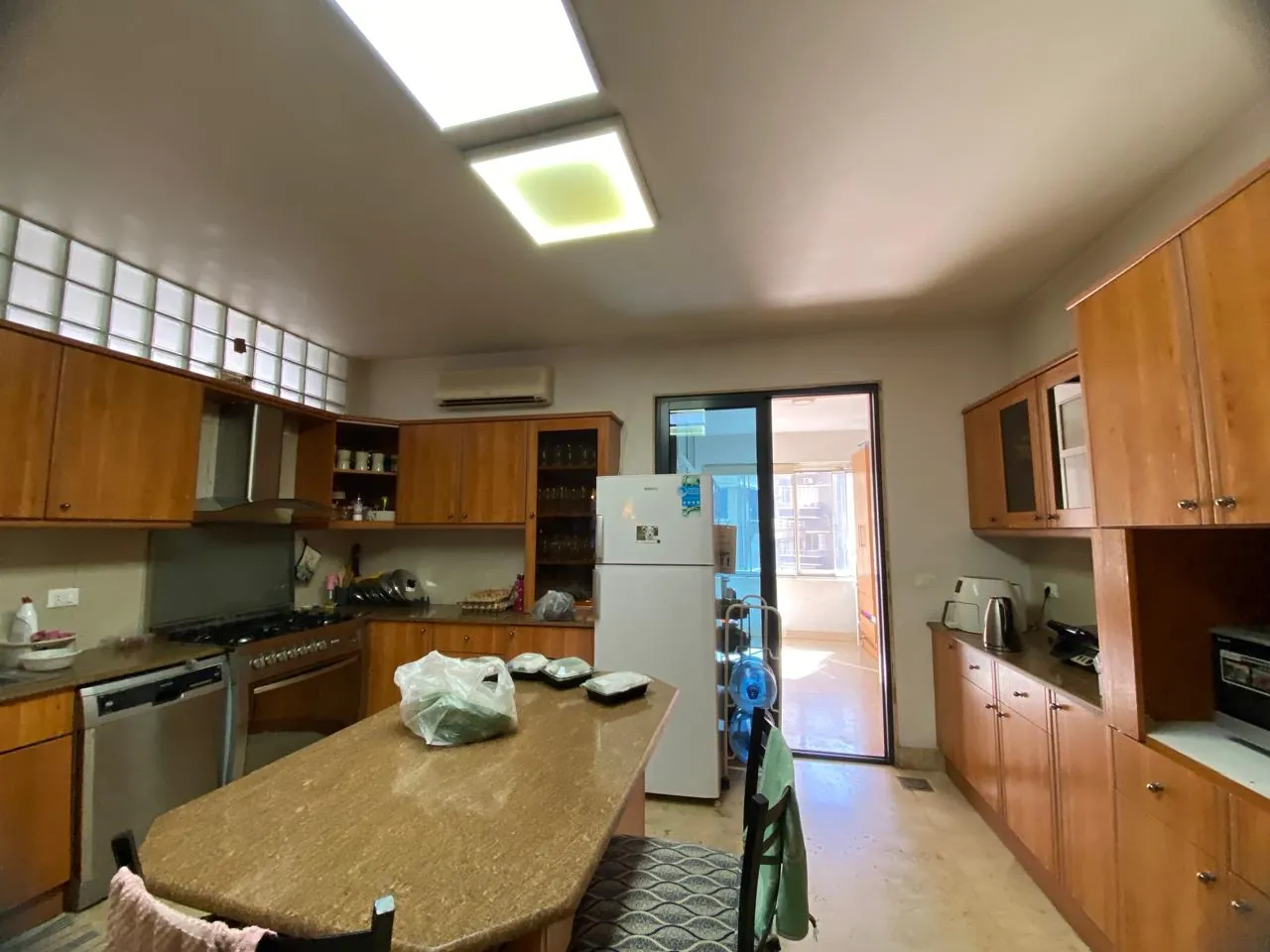 Spacious Apartment with Terrace & Open Sea View For Sale in Bliss, Ras Beirut — الصورة 6