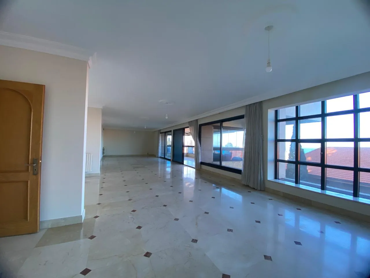 Spacious Apartment with Open Sea View For Sale in Bliss, Ras Beirut — الصورة 2