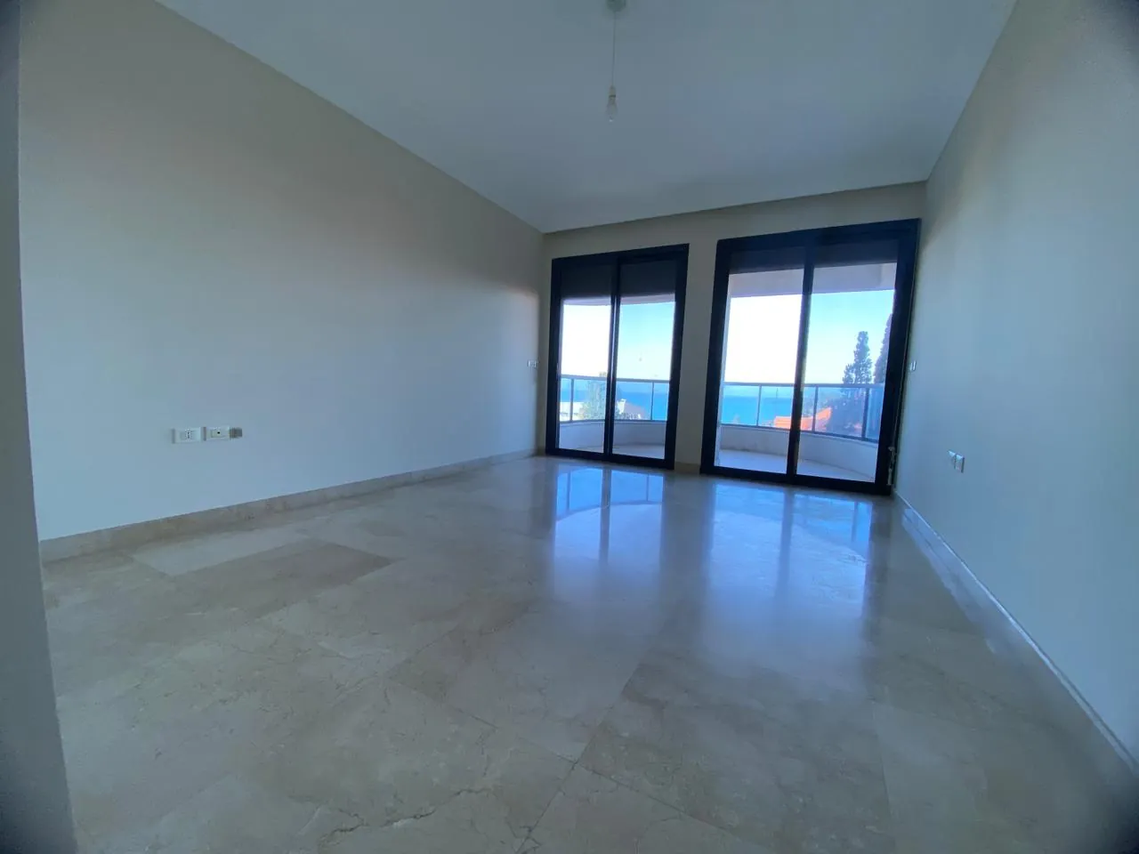 Spacious Apartment with Open Sea View For Sale in Bliss, Ras Beirut — الصورة 6