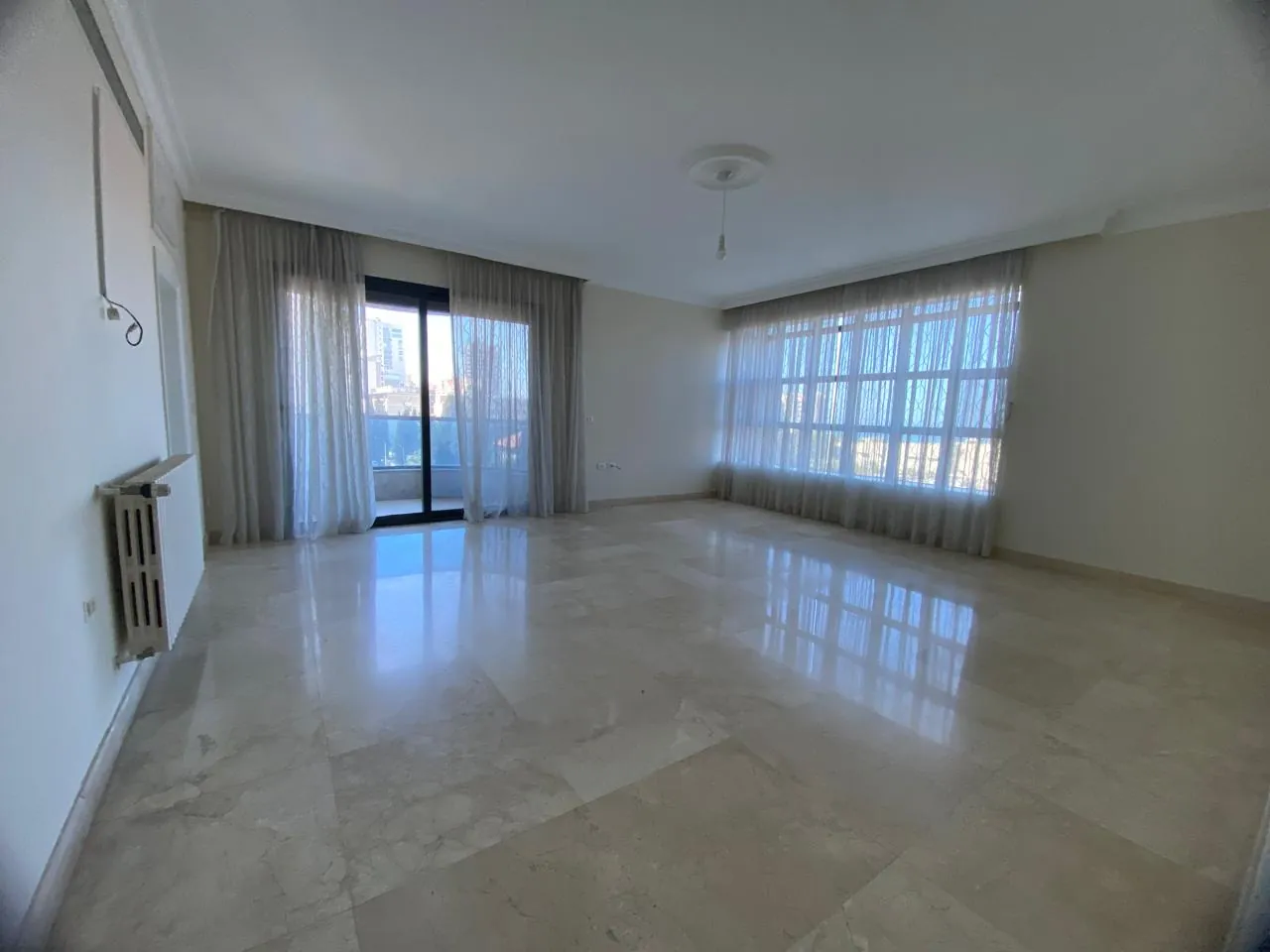 Spacious Apartment with Open Sea View For Sale in Bliss, Ras Beirut — الصورة 7