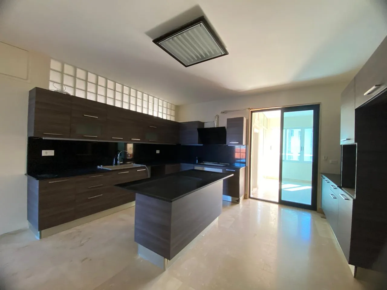 Spacious Apartment with Open Sea View For Sale in Bliss, Ras Beirut — الصورة 8