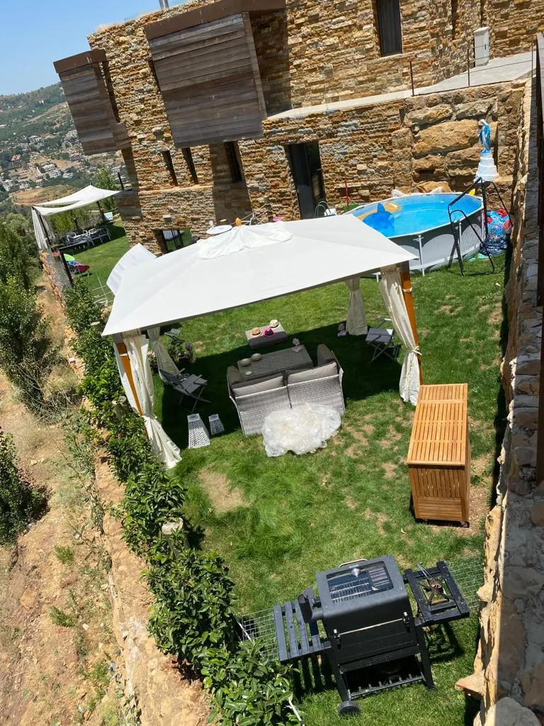 Exclusive! Fully Furnished Decorated Chalet For Sale in Fakra — الصورة 3