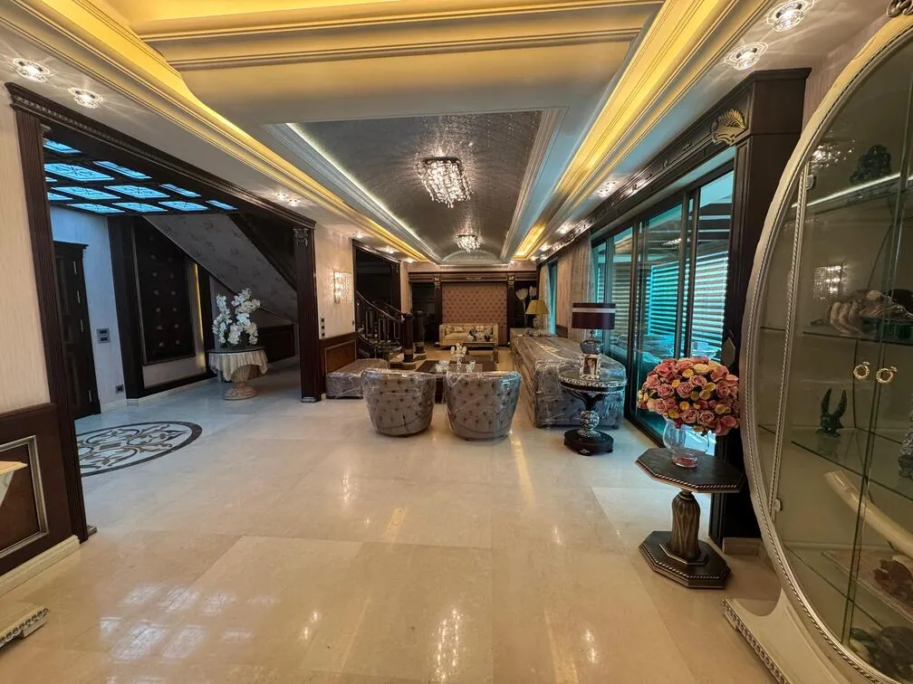 Luxurious High-End Duplex For Sale in Rawche — الصورة 2
