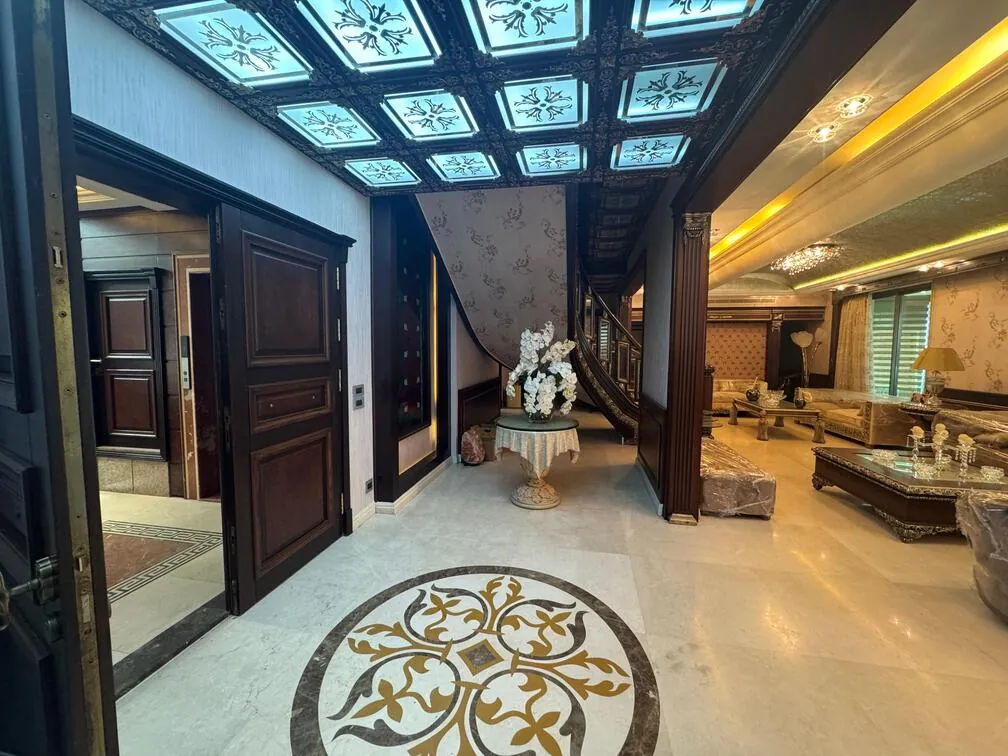 Luxurious High-End Duplex For Sale in Rawche — الصورة 3