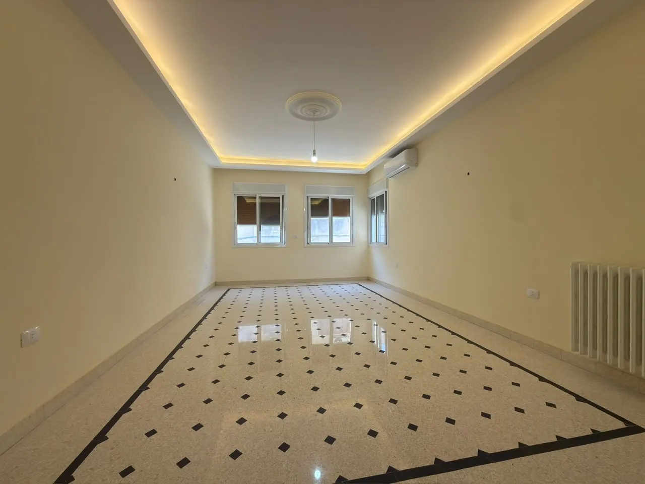 4-Bedroom Apartment For Rent in Prime Location in Achrafieh, Carré D'or — الصورة 4