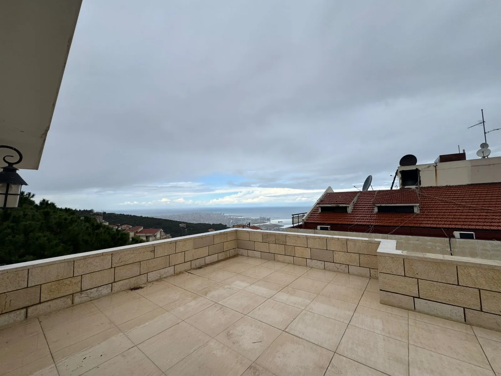 Unfurnished Duplex With Terrace And Sea View For Sale in Roumie — الصورة 5