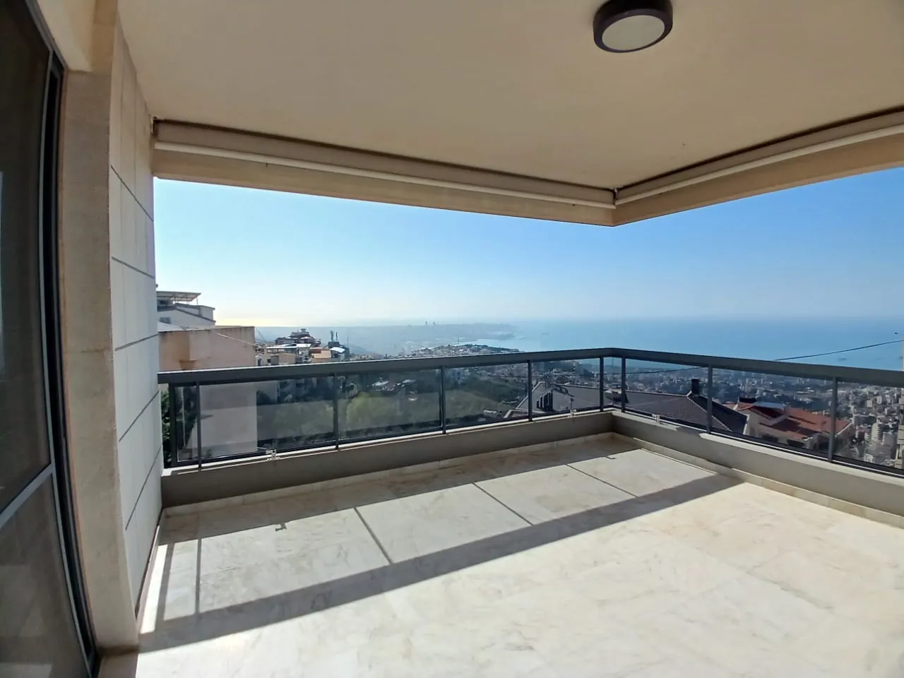 Spacious Apartment With Amazing View For Sale in Biyada — الصورة 3