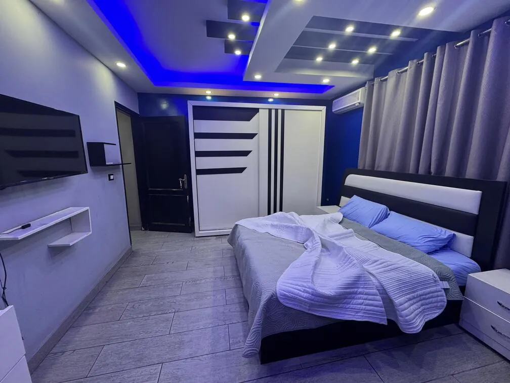 Spacious Apartment For Sale in Corniche El Mazraa, Beirut — الصورة 6