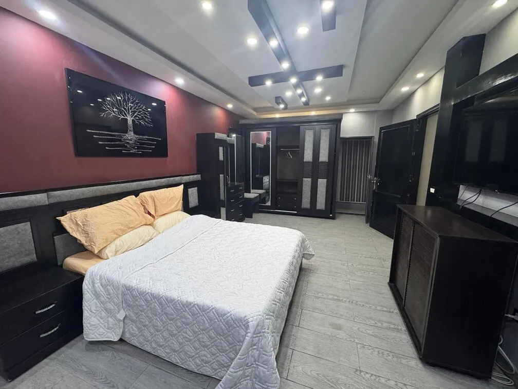 Spacious Apartment For Sale in Corniche El Mazraa, Beirut — الصورة 7