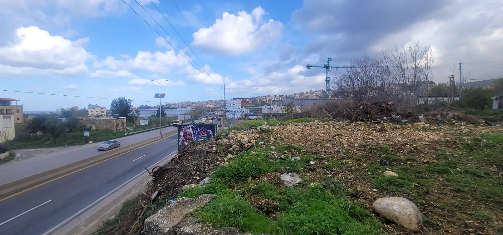 A 1200 SQM Land With House For Rent in Jbeil — الصورة 2