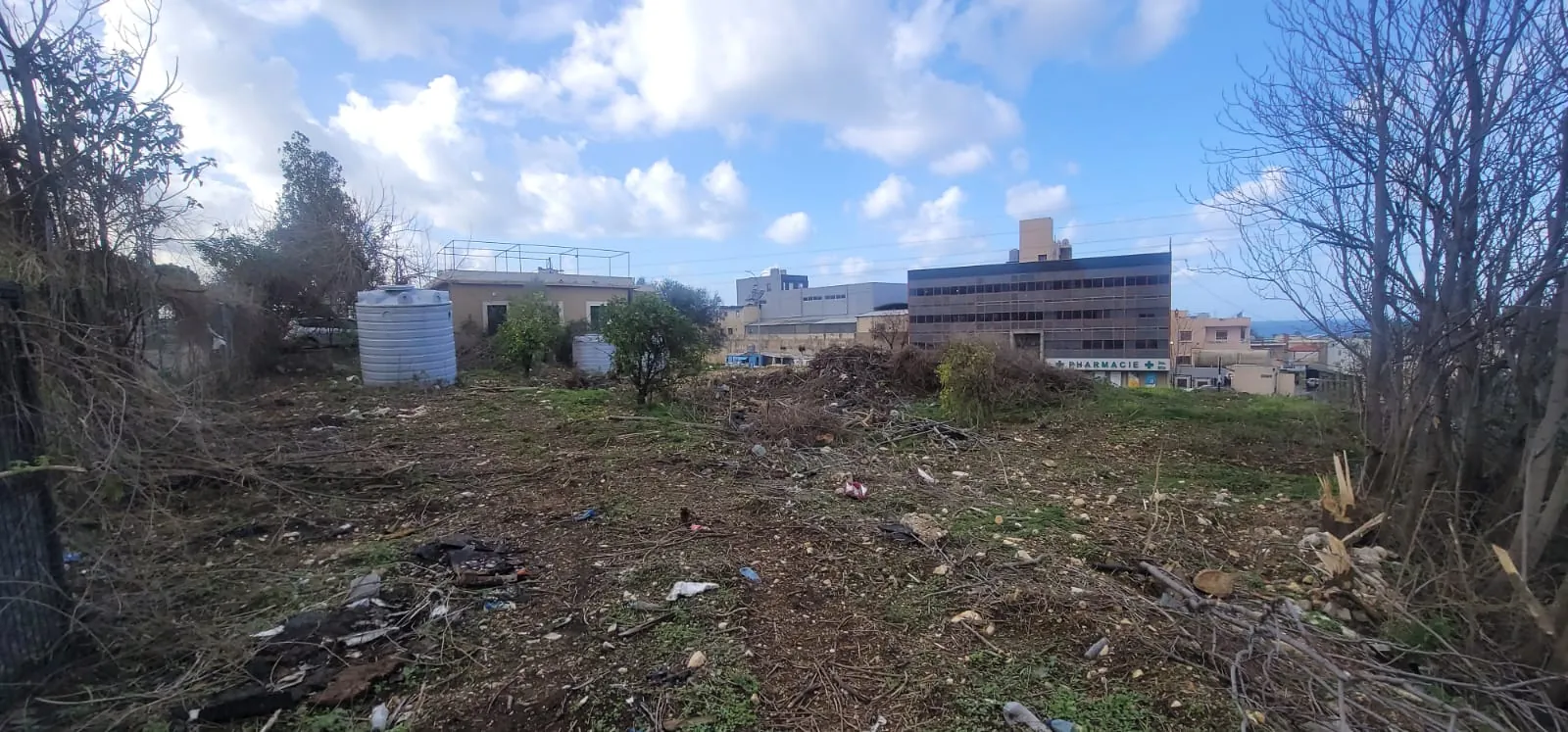 A 1200 SQM Land With House For Rent in Jbeil — الصورة 4