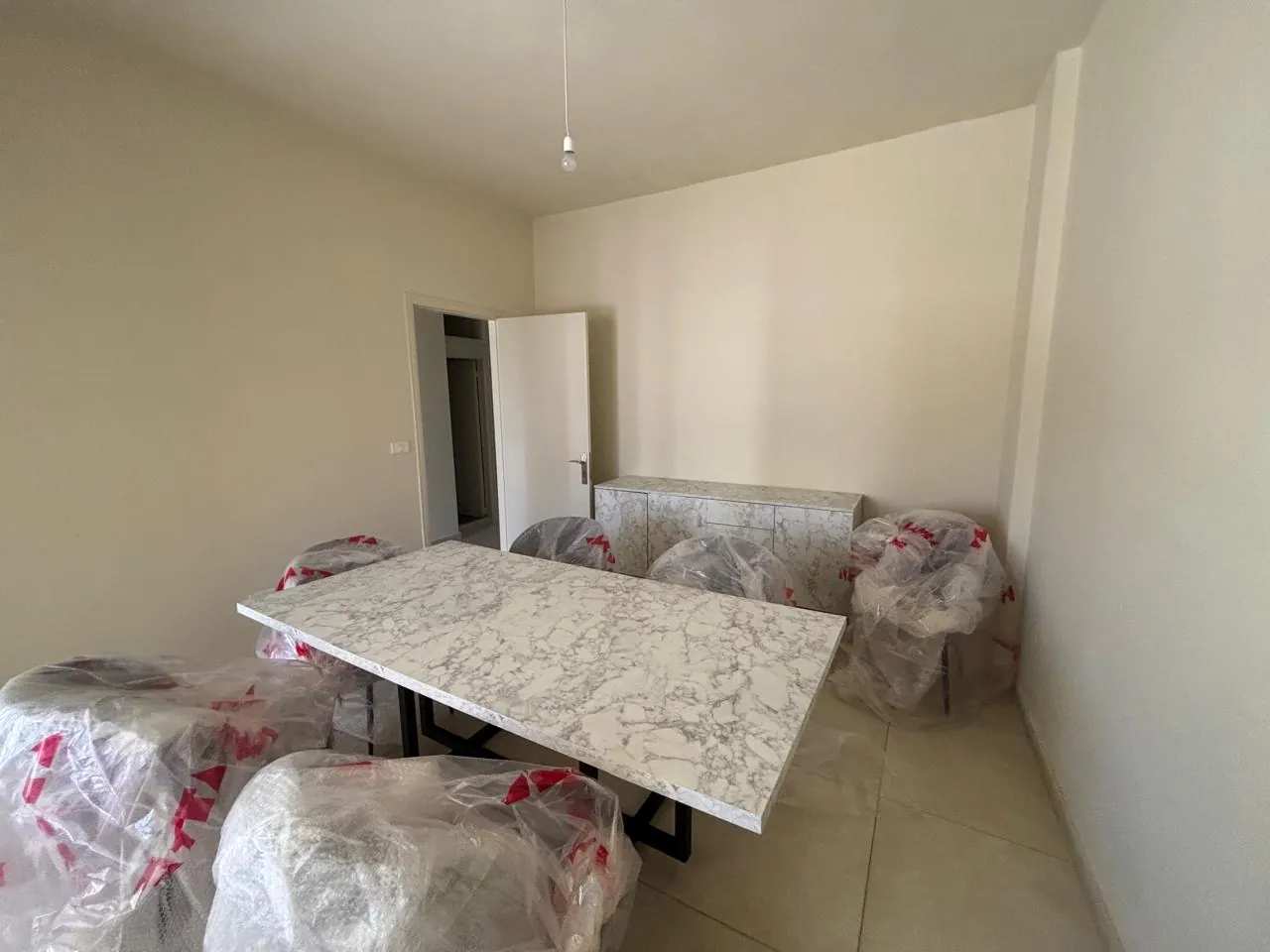 Charming 2-Bedroom Apartment For Rent in Achrafieh, Sassine — الصورة 4