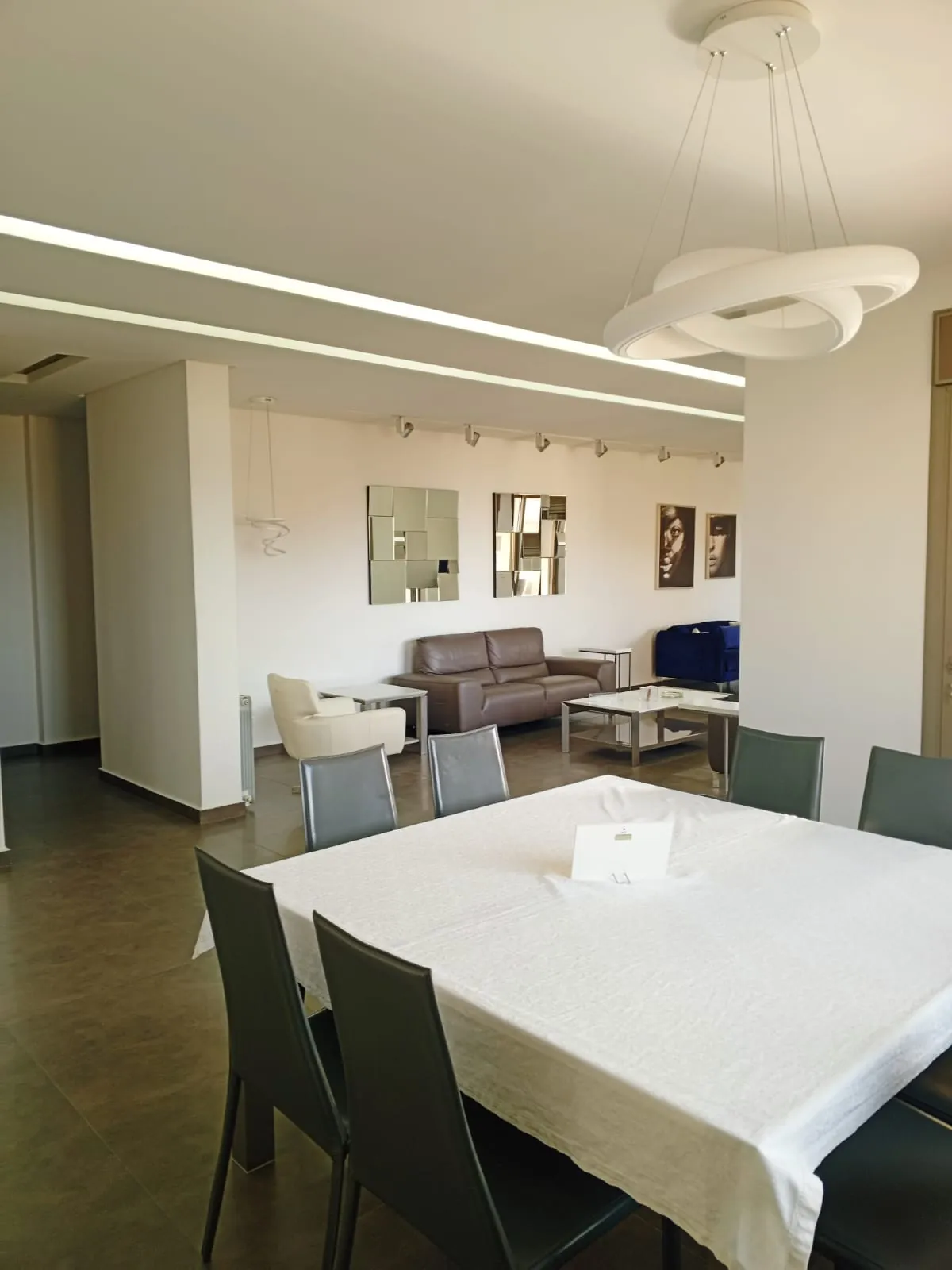 Fully Furnished Apartment With Mountain View For Sale In Haret Sakher — الصورة 3