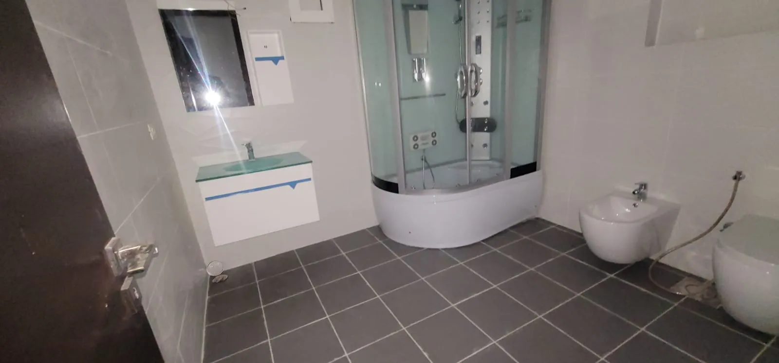 Spacious Apartment With Terrace For Sale in Sahel Alma — الصورة 10