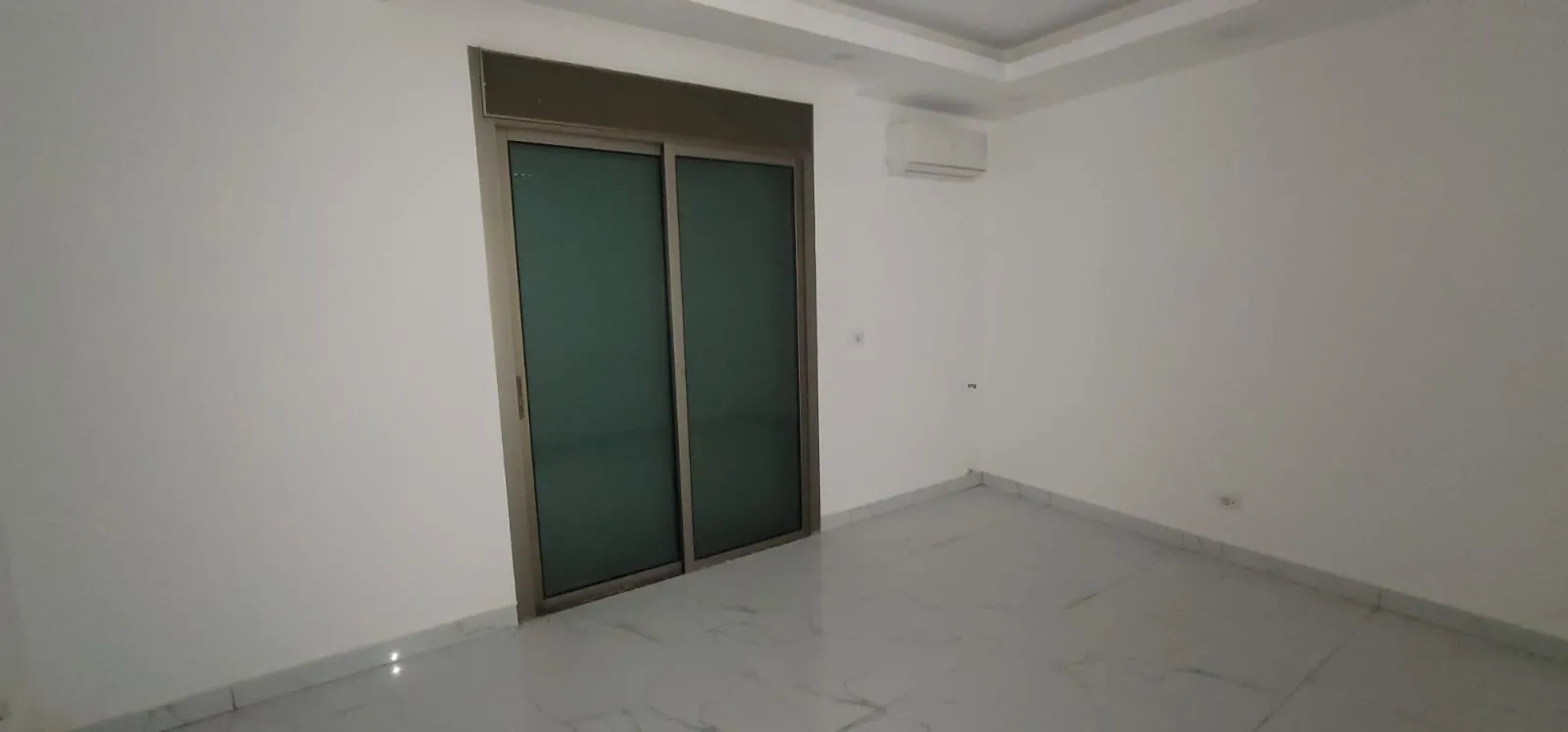 Spacious Apartment With Terrace For Sale in Sahel Alma — الصورة 4