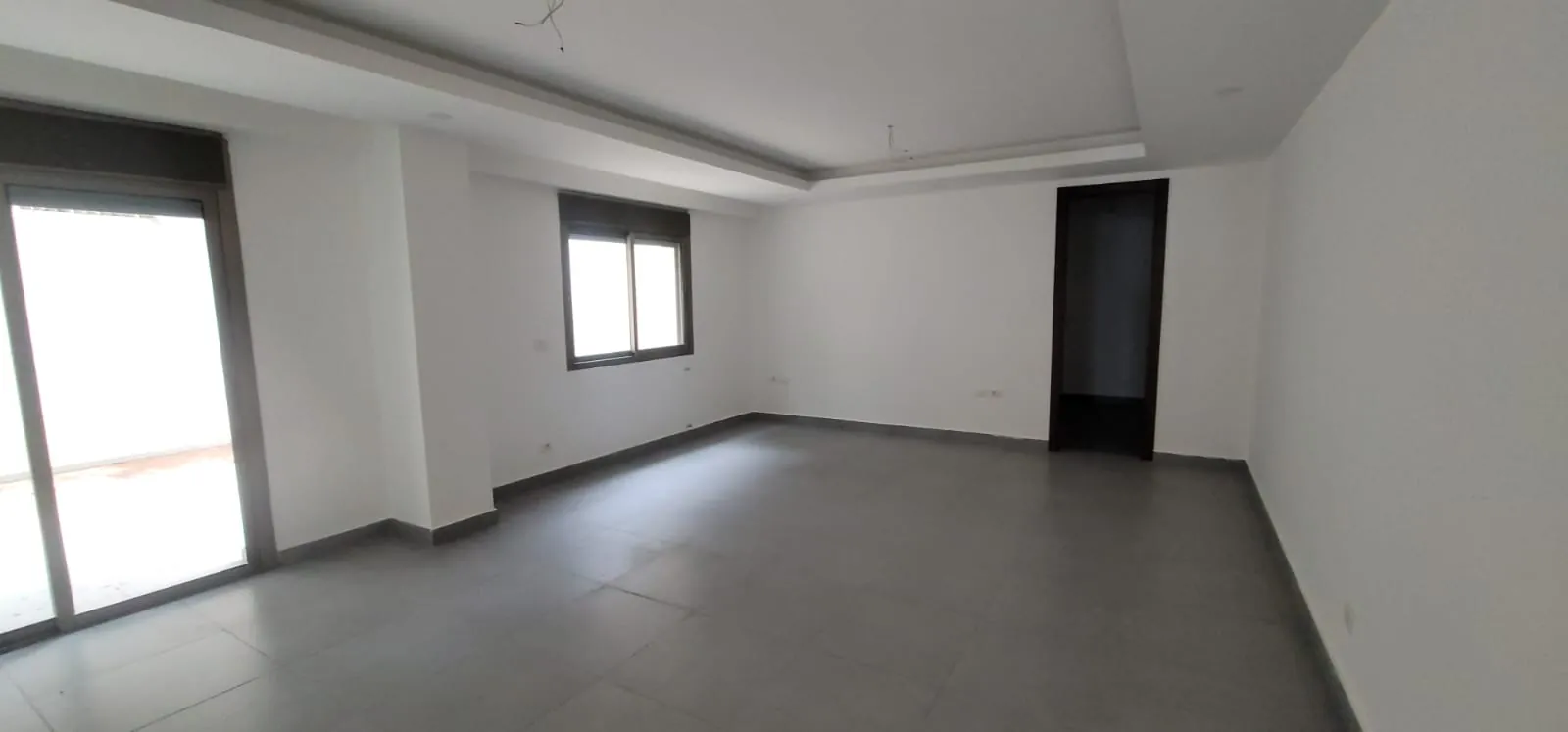 Spacious Apartment With Terrace For Sale in Sahel Alma — الصورة 8