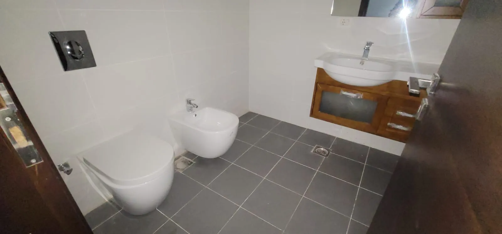 Spacious Apartment With Terrace For Sale in Sahel Alma — الصورة 9