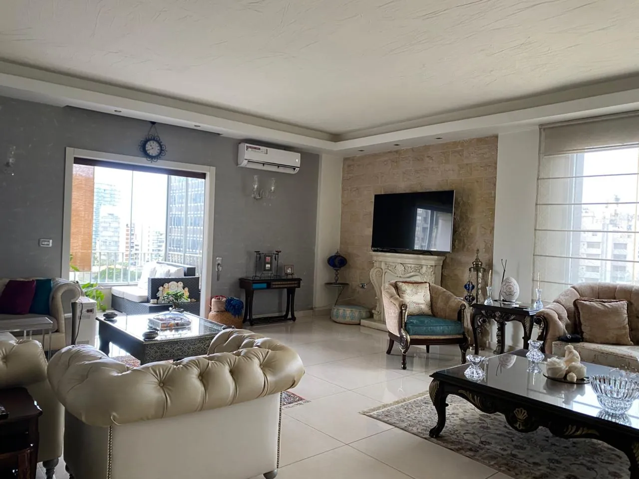 3-Bedroom Apartment For Sale in Corniche Canal 7, Beirut — الصورة 2