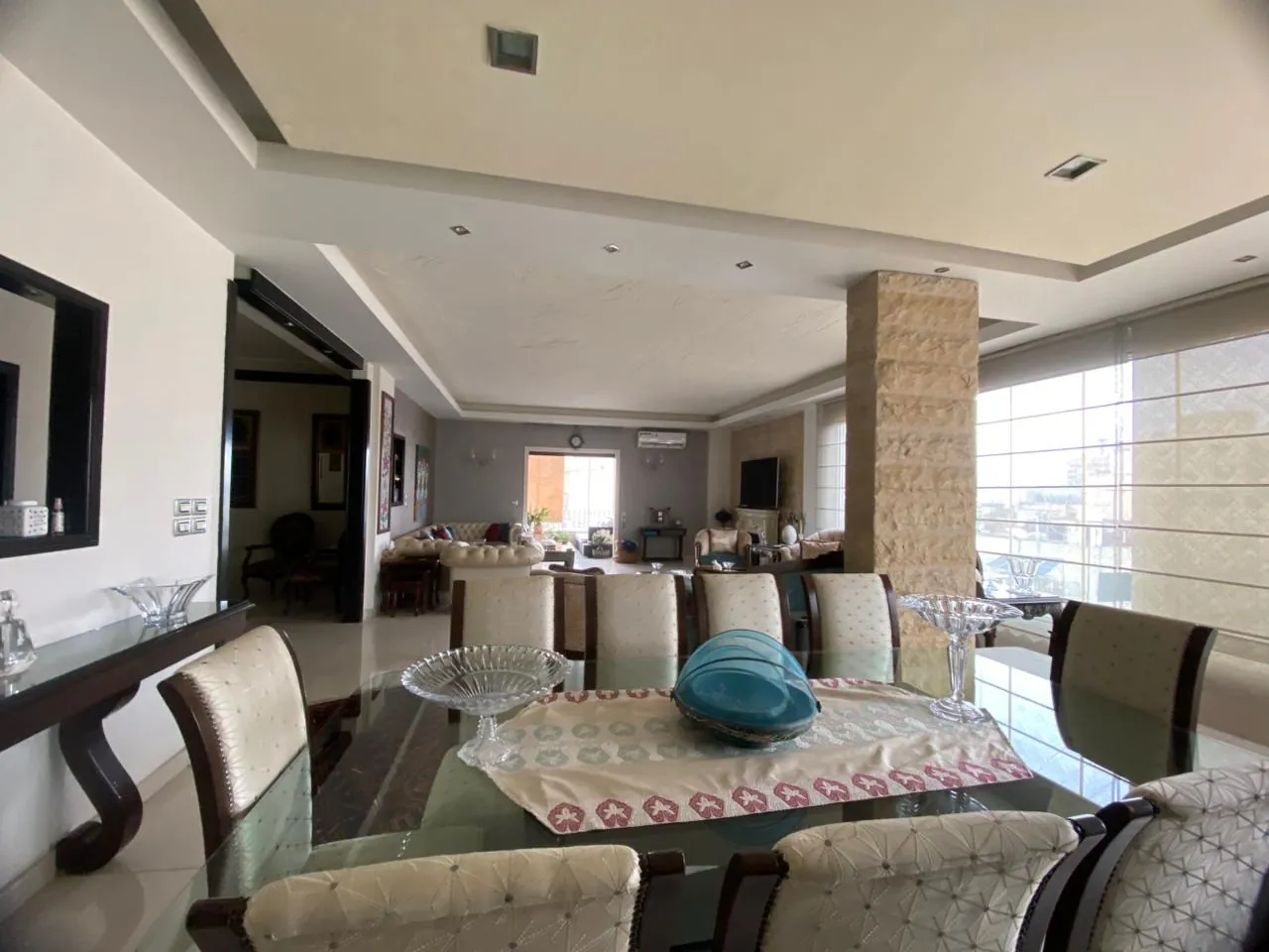3-Bedroom Apartment For Sale in Corniche Canal 7, Beirut — الصورة 4