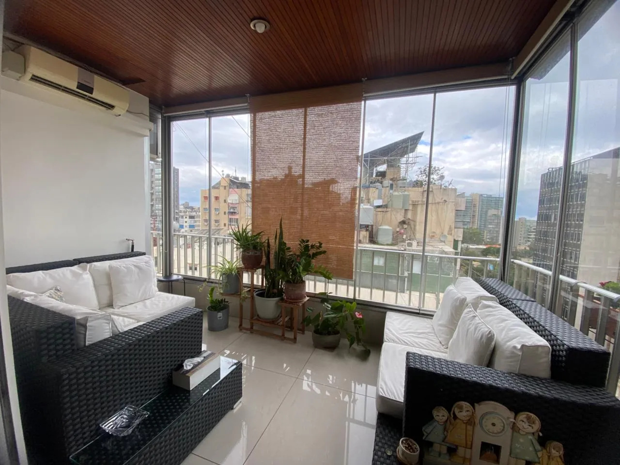 3-Bedroom Apartment For Sale in Corniche Canal 7, Beirut — الصورة 5