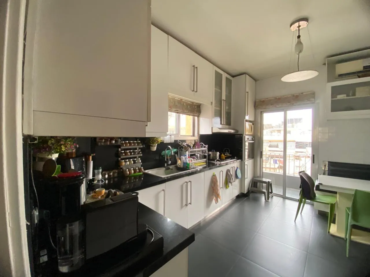 3-Bedroom Apartment For Sale in Corniche Canal 7, Beirut — الصورة 7