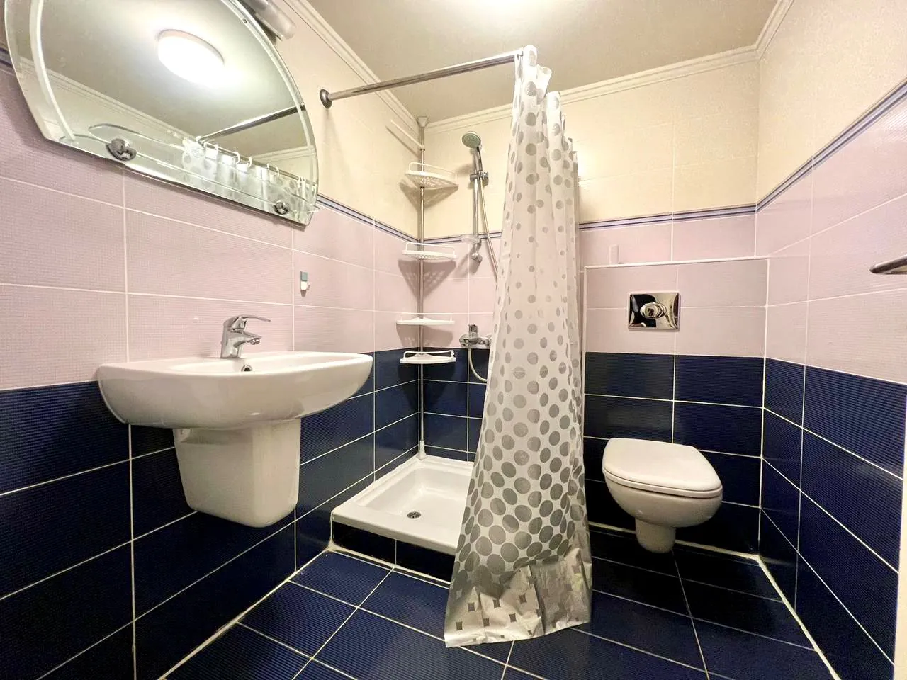 Bright Apartment For Sale in Achrafieh, Geitawi — الصورة 10