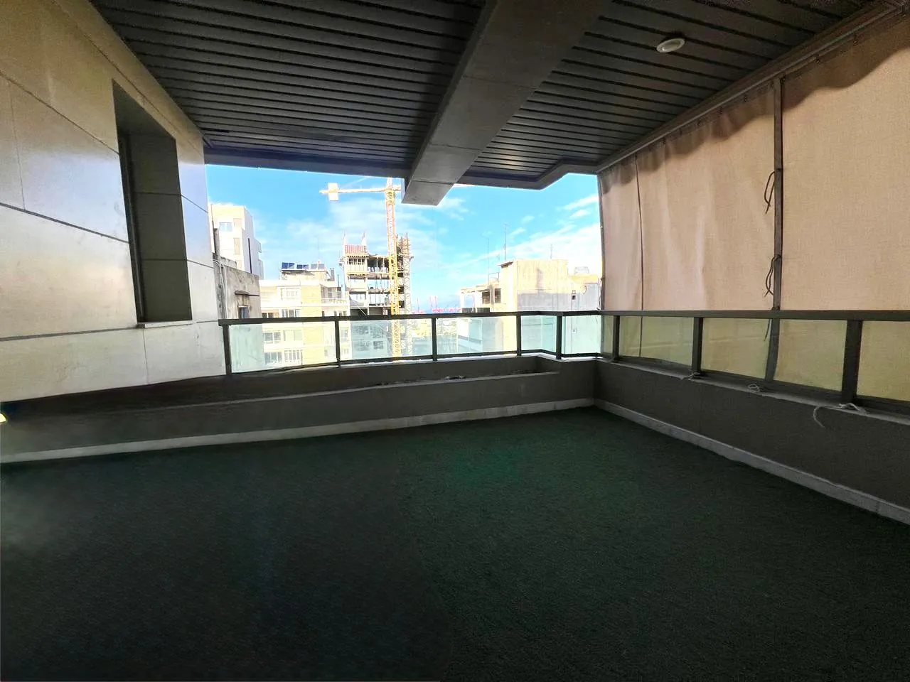 Bright Apartment For Sale in Achrafieh, Geitawi — الصورة 4