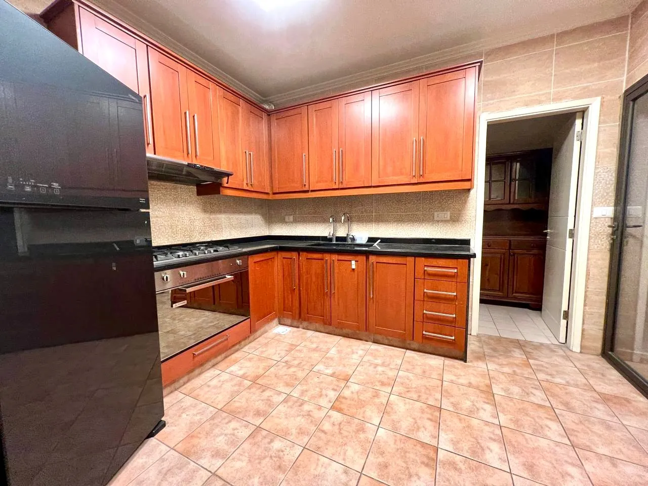 Bright Apartment For Sale in Achrafieh, Geitawi — الصورة 5