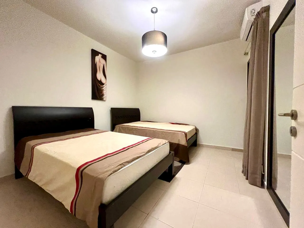 Bright Apartment For Sale in Achrafieh, Geitawi — الصورة 7