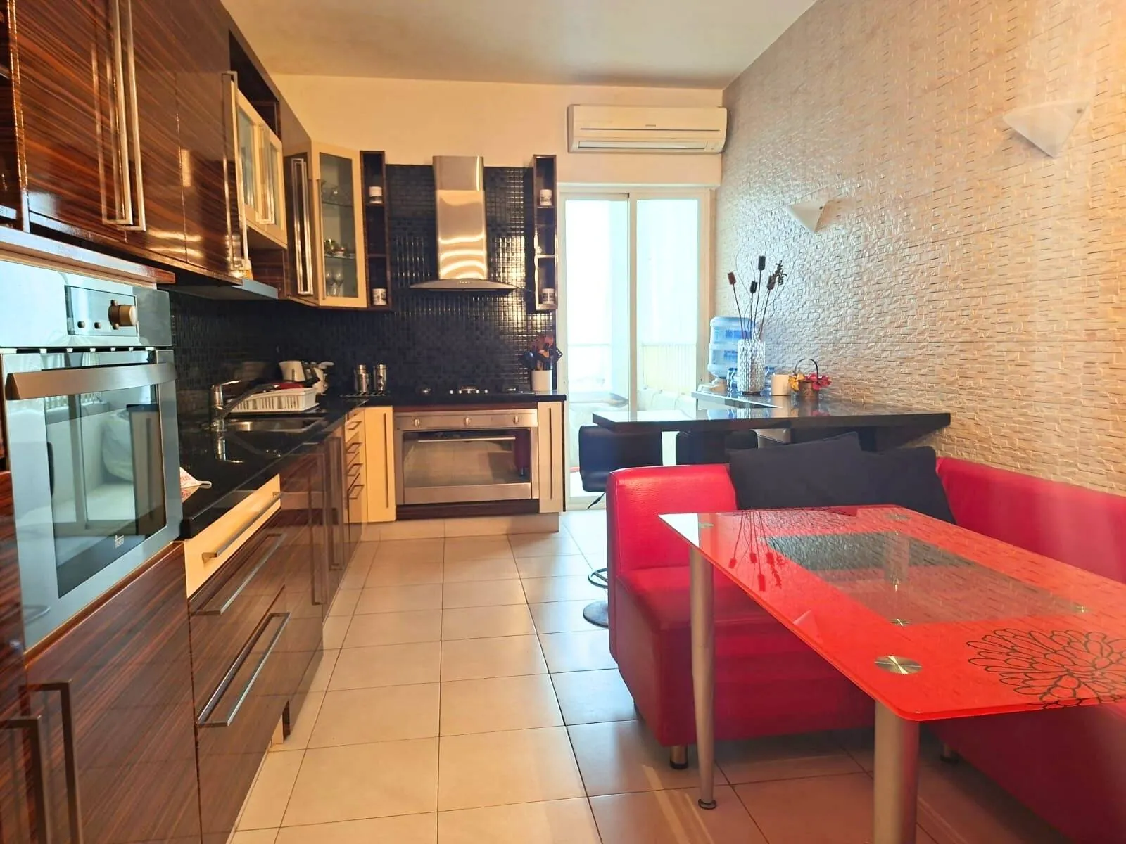 Spacious 3-Bedroom Apartment For Sale in Msaytbeh, Yazbek Street — photo 4