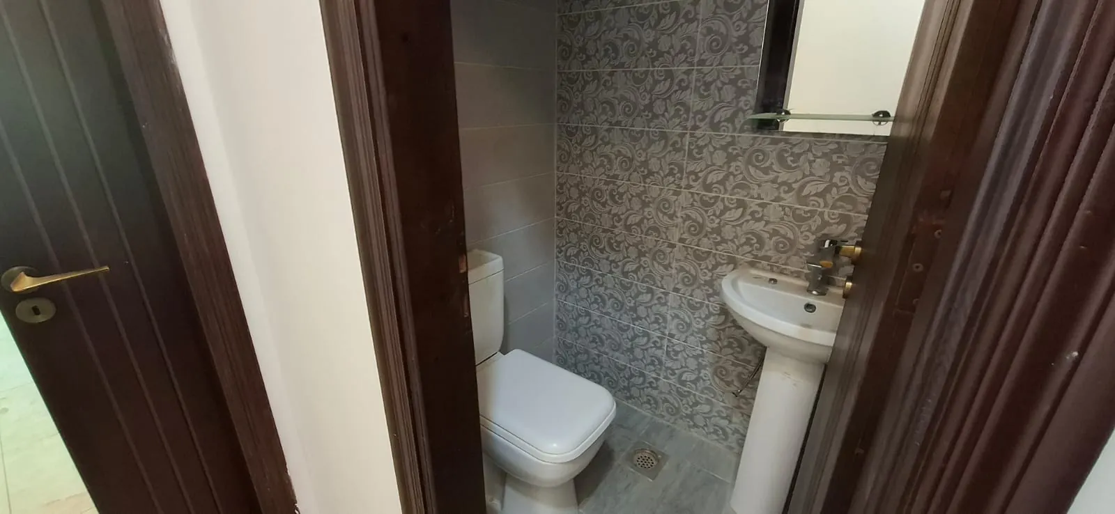 Decorated Apartment For Sale in Bsalim — الصورة 6