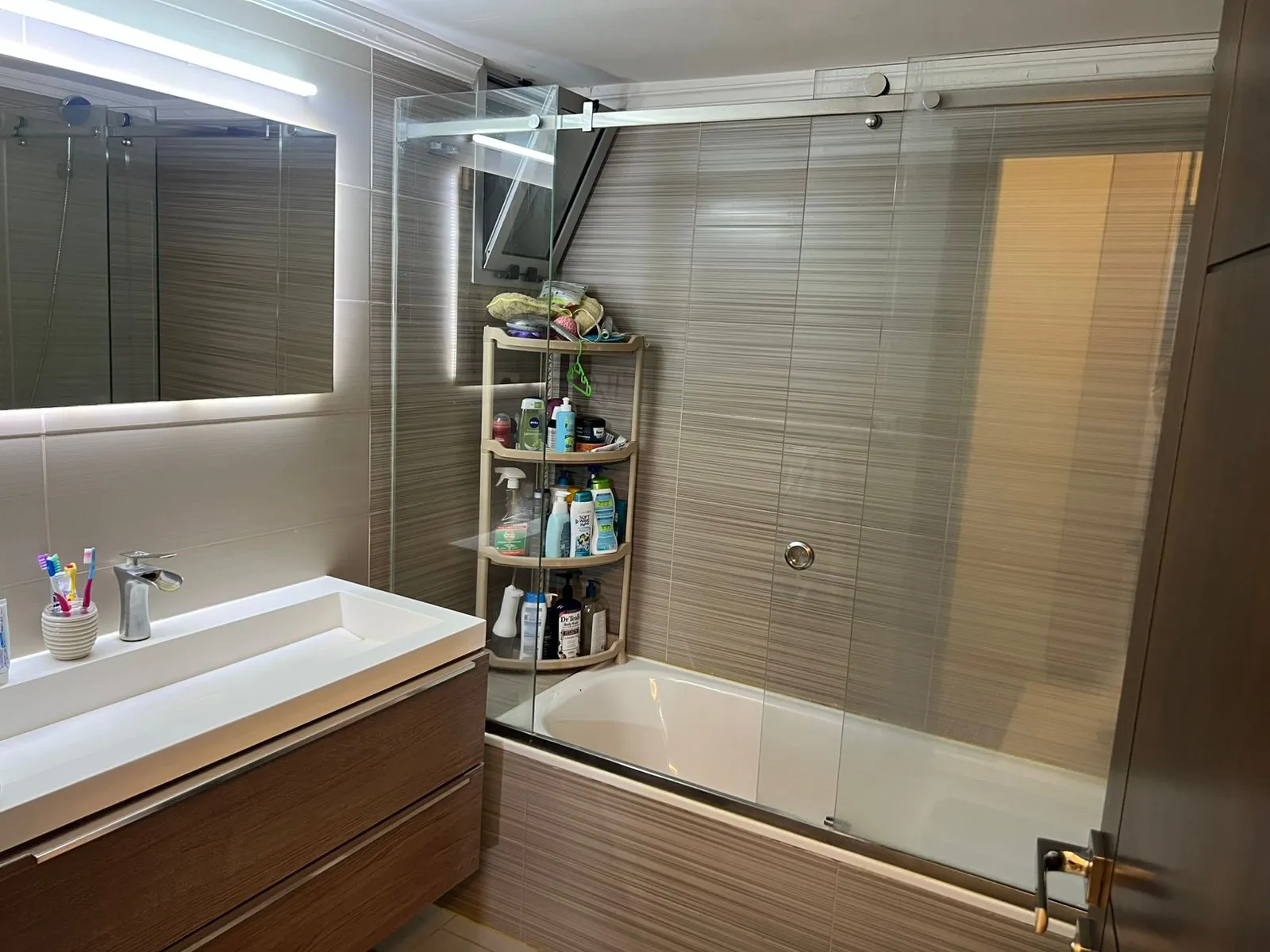 Spacious Apartment For Sale in Ain Al Remmane — الصورة 3