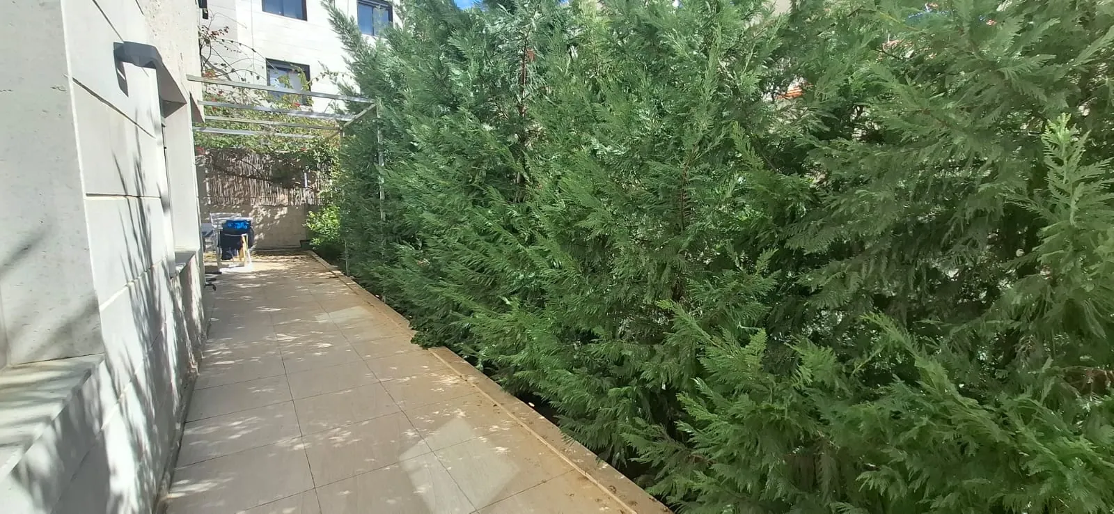 Spacious Apartment For Sale in Bsalim — الصورة 3