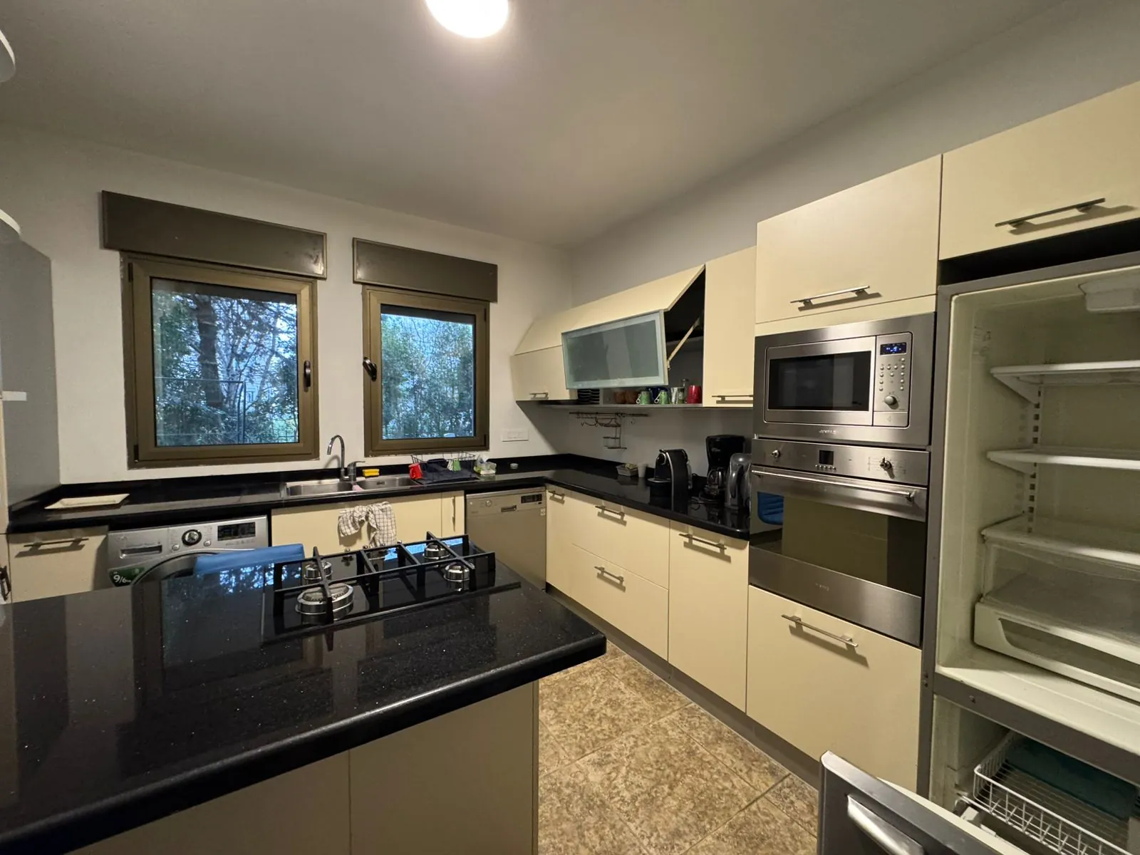 Fully Furnished Decorated Apartment For Sale in Broumana — الصورة 10