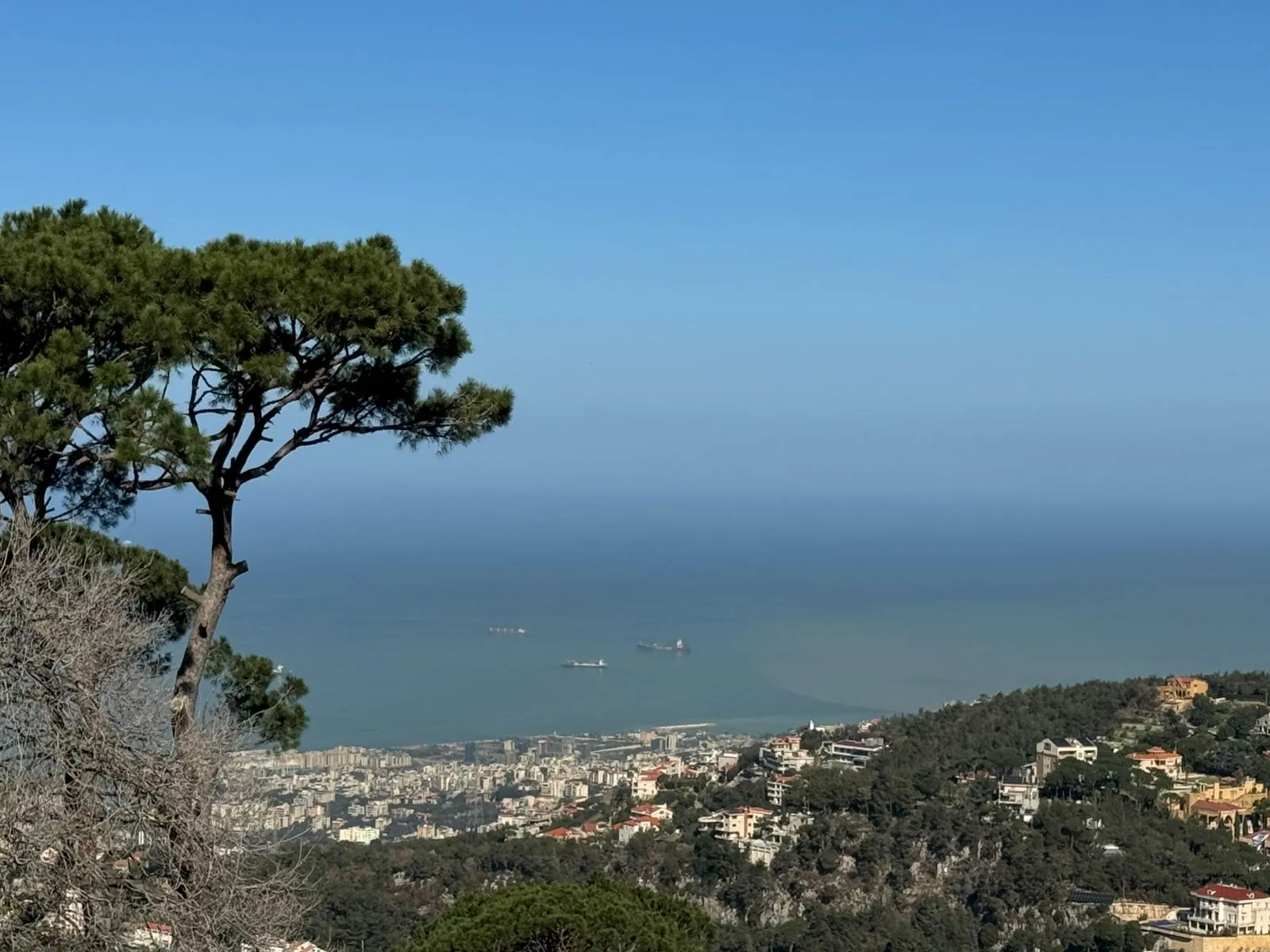 A 1,800 SQM Land For Sale in Broumana