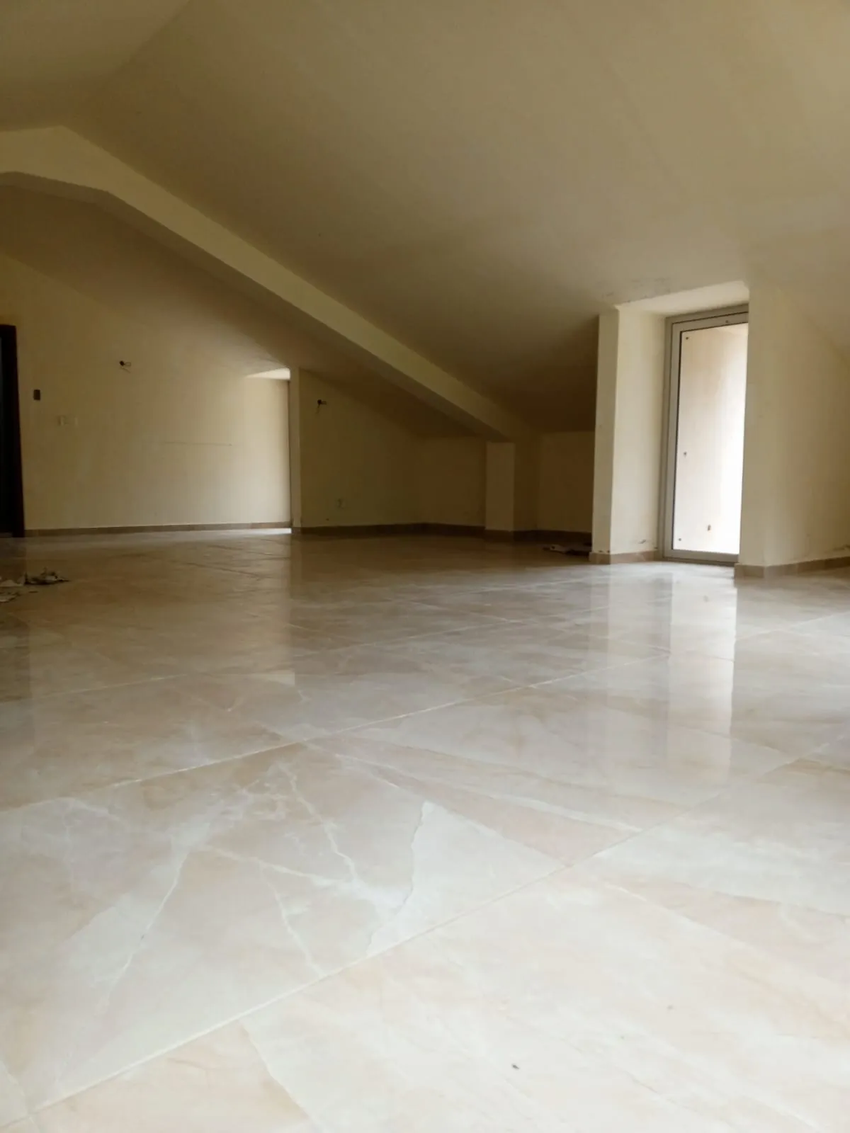 Spacious Duplex For Sale in Halat, Jbeil — الصورة 8