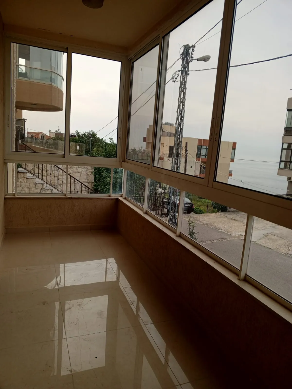 3-Bedroom Apartment With Terrace For Sale in Halat — الصورة 4