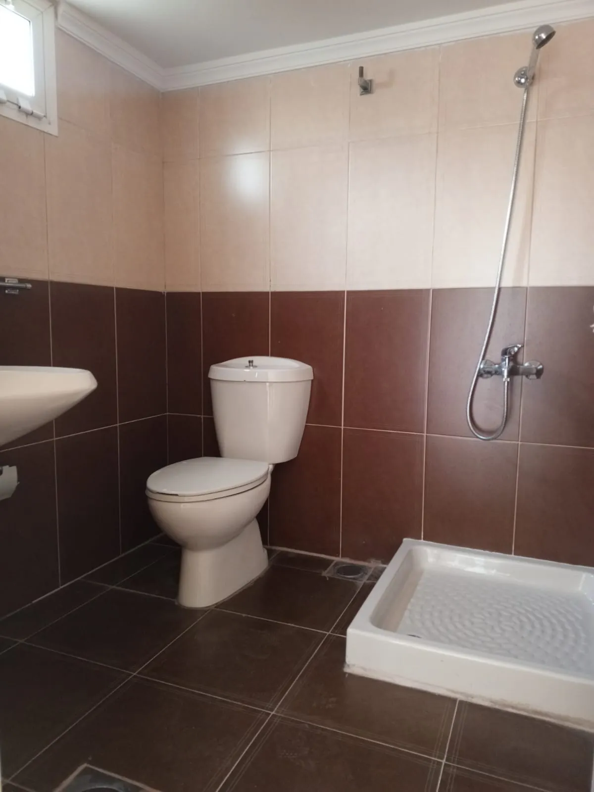 3-Bedroom Apartment With Terrace For Sale in Halat — الصورة 6